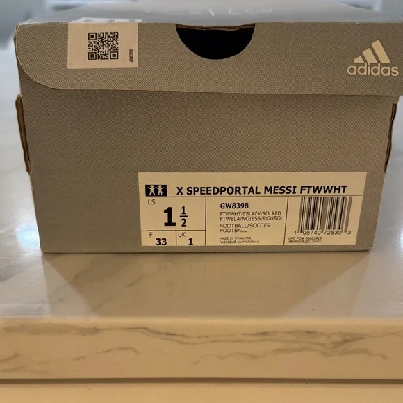 adidas Kids Sneakers - Red, Black, and White - Picture 4 of 4